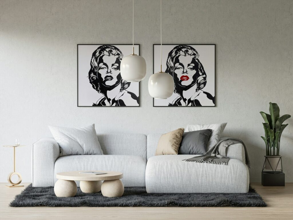 Woonkamer met exclusief interieur: Bank, tafel, schilderijen