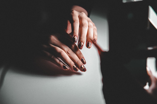 Met luxe nagels maak je een outfit helemaal af