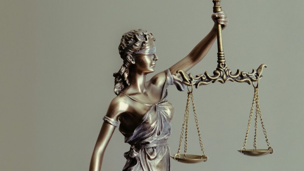 Moderne strafrechtpraktijken bieden cliënten snelheid, specialisatie en digitale verdediging. Kies voor sterke juridische bijstand.